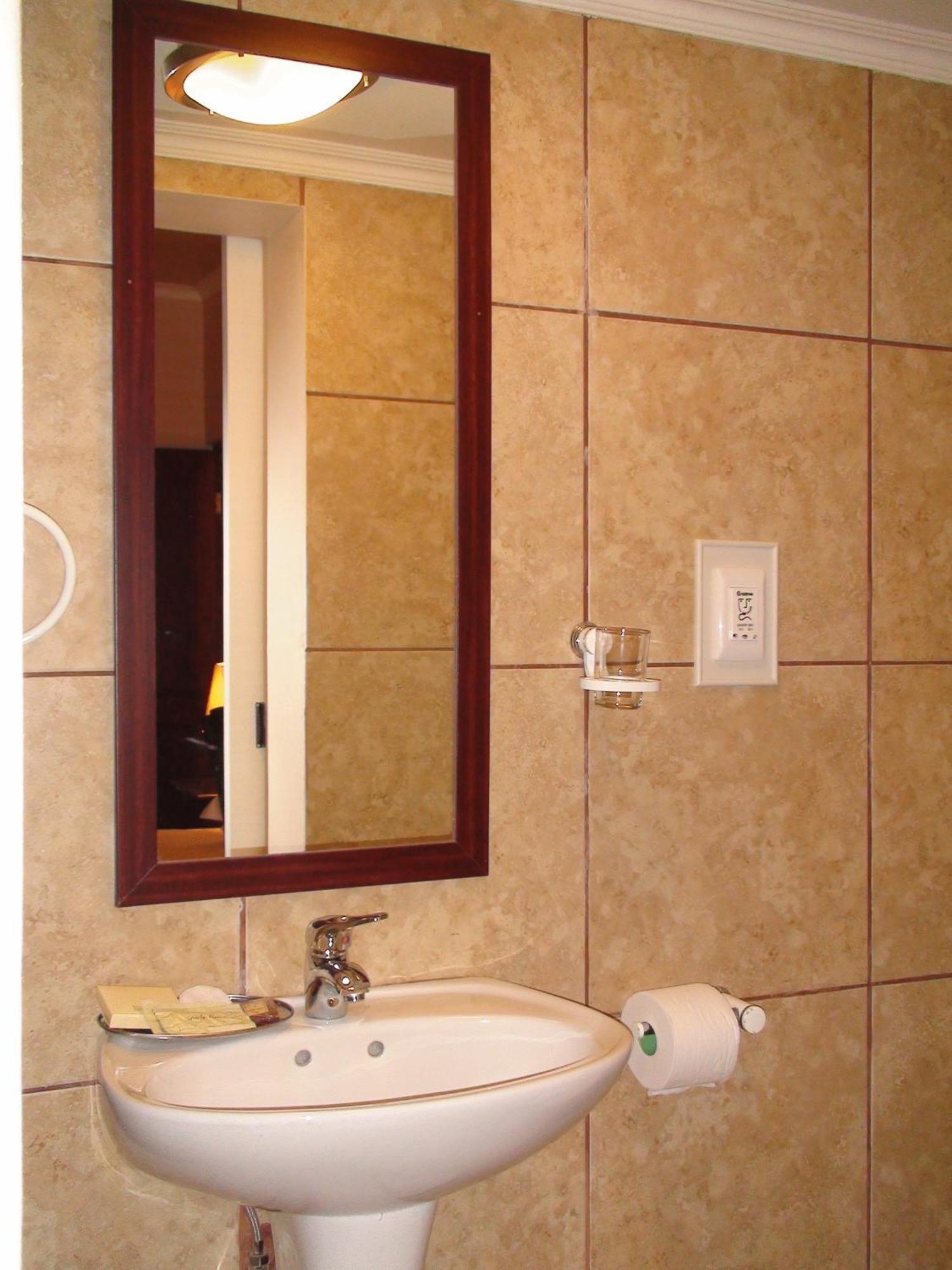 Villa Lugano Guesthouse Johannesburg Bagian luar foto