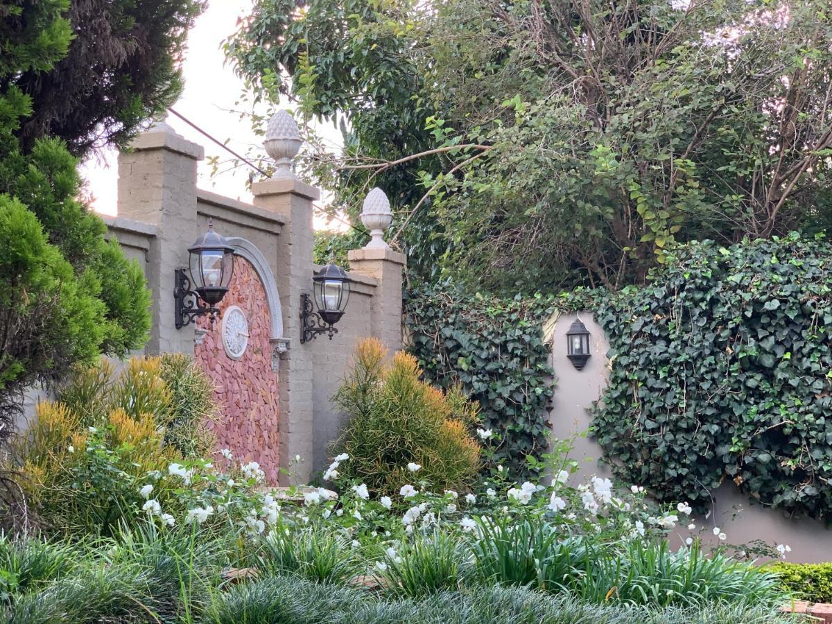 Villa Lugano Guesthouse Johannesburg Bagian luar foto