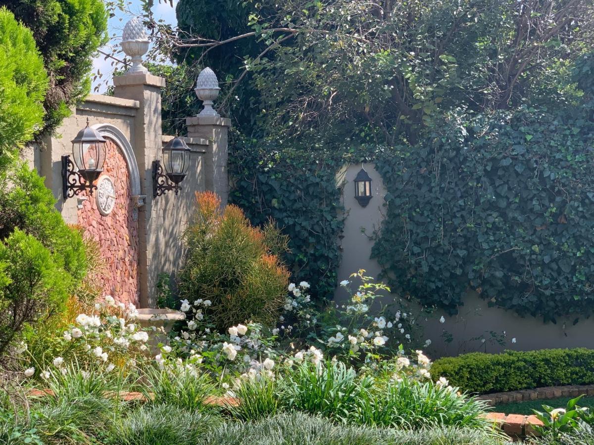 Villa Lugano Guesthouse Johannesburg Bagian luar foto